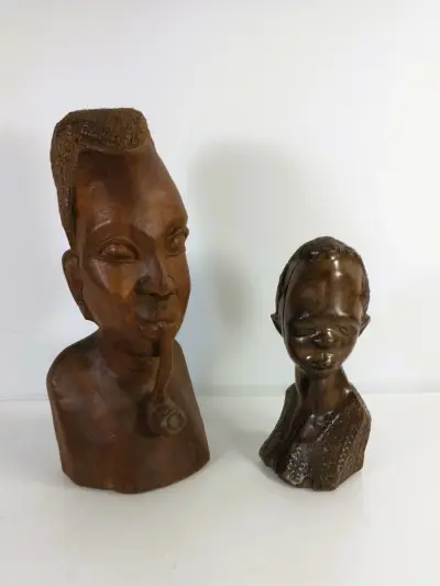Twee Afrikaanse houten bustes, handgesneden, 20e eeuw – kavel bij De Kringwinkel, Turnhout