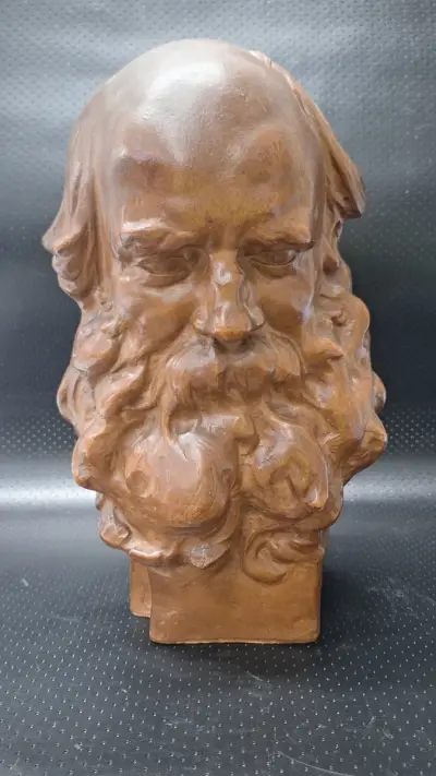 Terracotta buste van man met baard door Victor de Haen – kavel bij De Kringwinkel, Gent