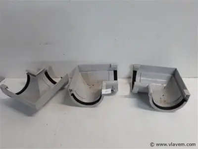 3 x Binnenhoek 125mm licht grijs pvc regenafvoer – kavel bij Vlavem