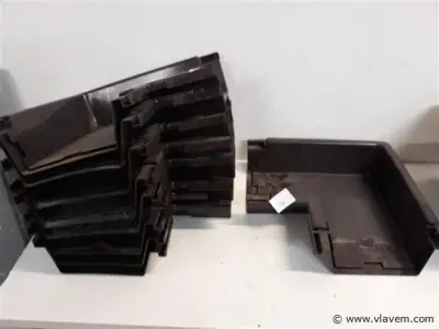 8 x Binnenhoek 140mm bruin pvc regenafvoer – kavel bij Vlavem