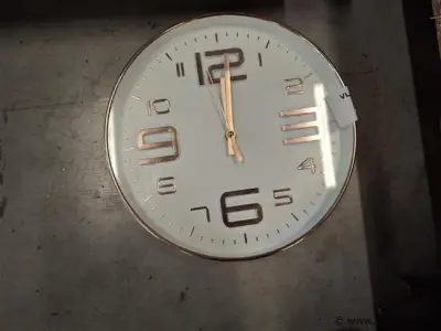 wandklok – kavel bij Vlavem