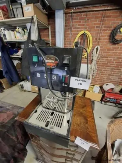 koffiemachine – kavel bij Vlavem