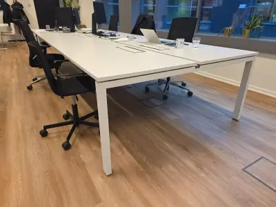 Bureau eiland STEELCASE – kavel bij Auctim, Berchem