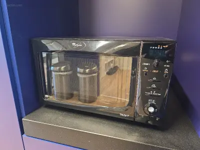 (3x) Keukentoestellen WHIRLPOOL, BRABANTIA – kavel bij Auctim, Berchem