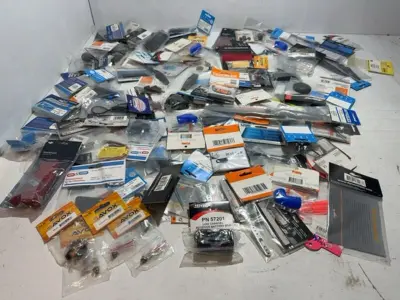 Partij RC modelbouw onderdelen en accessoires, Savox, Dji – kavel bij Onlineveilingmeester