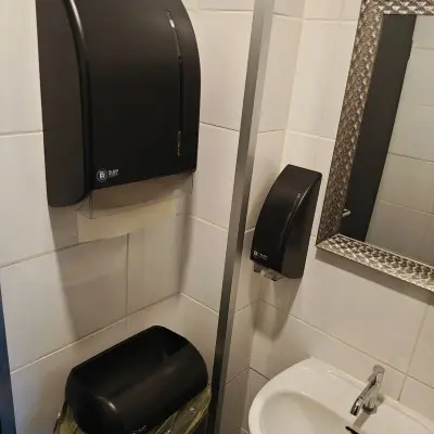 Toilet garnituur – kavel bij Onlineveilingmeester, Noordwolde