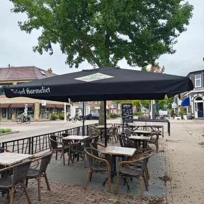 Parasol Trippel Karmeliet met bevestiging steun – kavel bij Onlineveilingmeester, Noordwolde