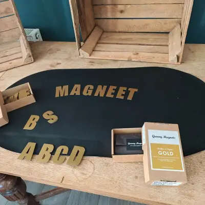 Magnetisch bord met cijfers en letters – kavel bij Onlineveilingmeester, Noordwolde
