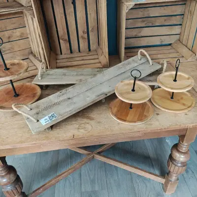 Houten serveer planken etagères, hout – kavel bij Onlineveilingmeester, Noordwolde