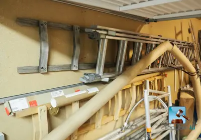set ladder van aluminium en hout – kavel bij Clicpublic, Windhof (Koerich)