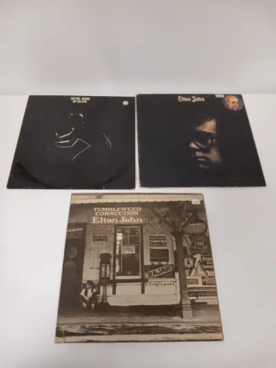 Bundel van 3x Elton John Vinyl LP’s – kavel bij De Kringwinkel, Ronse