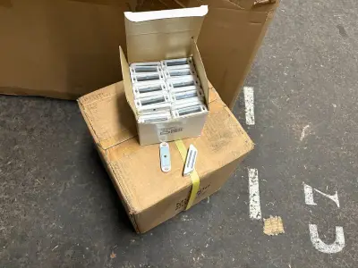 Ca. 600x (Keuken)Kast Magneet, Wit – kavel bij Onlineveilingmeester