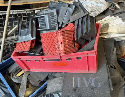 Posten Antirutschmatten und Kantenschutz – kavel bij IVG, Solingen