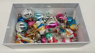 Set vintage kerstversiering – kavel bij De Kringwinkel, Zottegem