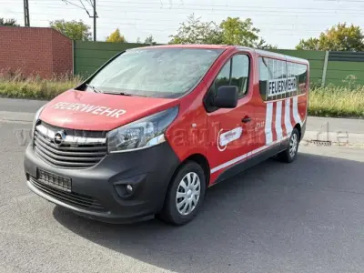 1 Opel Vivaro-B (defekt) vermutlich Motorschaden / MTW Feuerwehr – kavel bij Zoll-Auktion, Bovenden