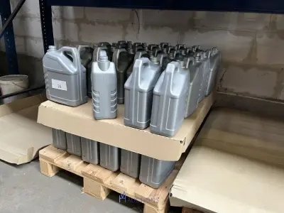 Plm 56 lege pvc bidons - 2 L – kavel bij VH Auctions
