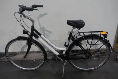 Damesfiets – kavel bij Openbare Verkopen, Wielsbeke