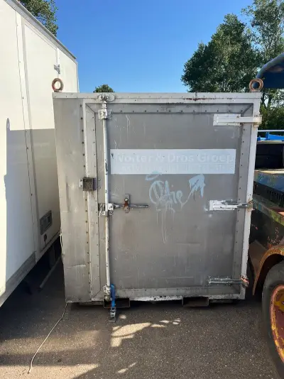 Geïsoleerde transportcontainer, Wolter Doss – kavel bij Onlineveilingmeester, 't Zand