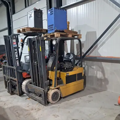 Elektrische heftruck, CAT, F30, incl. acculader – kavel bij Onlineveilingmeester, 't Zand