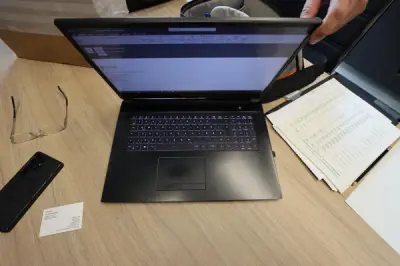 1 Notebook Fabr. Schenker mit Ausstattung – kavel bij Schwarzfischer Auktionen, Frage