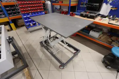 1 Hubtisch fahrbar Fabr. Feichtner Maschinenbau – kavel bij Schwarzfischer Auktionen, Frage