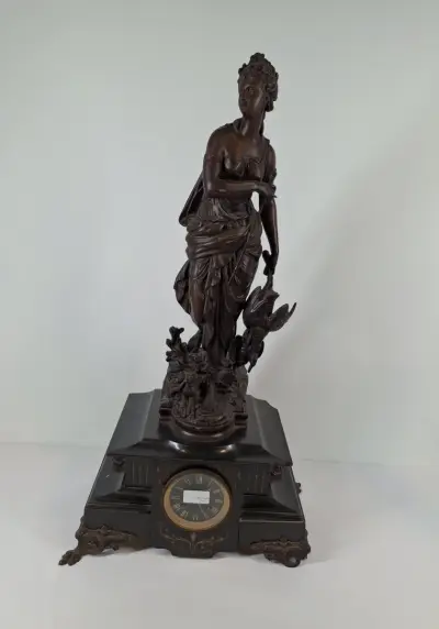 Antieke Franse schoorsteenklok – kavel bij De Kringwinkel, Geraardsbergen
