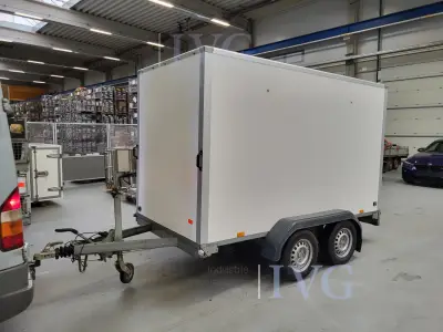 DC geschlossener Kasten SARIS C2000 – kavel bij IVG, Kirchlengern