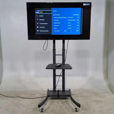 Monitor op verrijdbare standaard, Samsung, DC55E – kavel bij Domeinen Roerende Zaken, Groningen