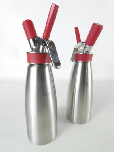 2 X ISI Slagroomspuit – kavel bij De Kringwinkel, Heverlee