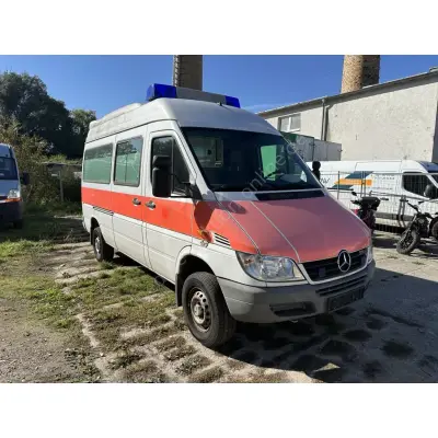 Mercedes Benz Sprinter - Krankentransportwagen (ausgesondert) – kavel bij Luedtke Versteigerungen, Wandlitz/Schönwalde