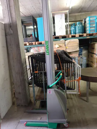 Elektrische goederenlift Levante – kavel bij Openbare Verkopen, Harelbeke