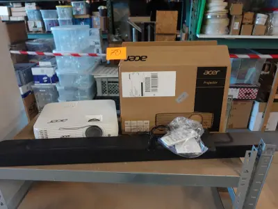 Projector Acer + soundbar JBL – kavel bij Openbare Verkopen, Harelbeke