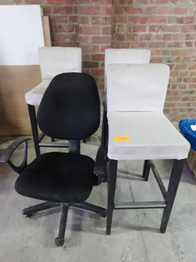 3x Barstoel + bureaustoel – kavel bij Openbare Verkopen, Harelbeke