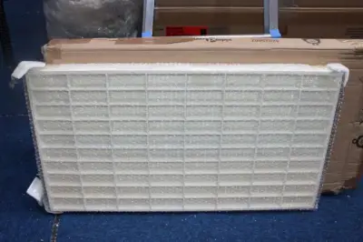 Houten muur organizer – kavel bij Openbare Verkopen, Brugge