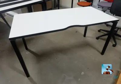 Set van bureautafels – kavel bij Clicpublic