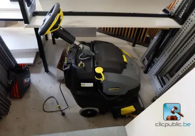 Professionele schrobzuigmachine – kavel bij Clicpublic