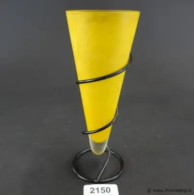 Vintage solifleur-vaas in postmodern design uit de jaren 90 – kavel bij ProVeiling