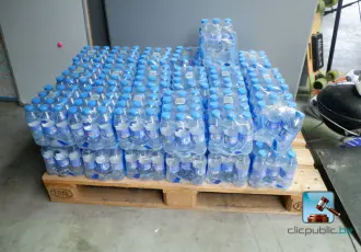 Lot de packs d'eau – kavel bij Clicpublic