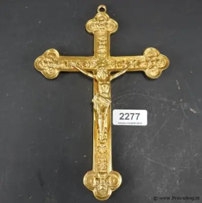 Antieke verguld bronzen crucifix in neogotische stijl – kavel bij ProVeiling