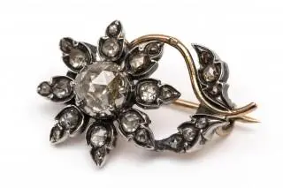 A small diamond flower brooch – kavel bij Veilinggebouw De Zwaan, Amsterdam