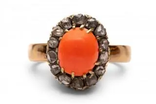 A coral and diamond ring – kavel bij Veilinggebouw De Zwaan, Amsterdam