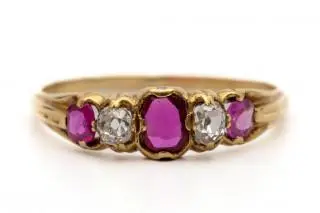 A ruby and diamond five stone ring – kavel bij Veilinggebouw De Zwaan, Amsterdam