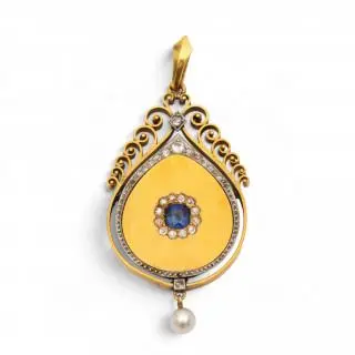 An early 20th century drop-shaped pendant with locket – kavel bij Veilinggebouw De Zwaan, Amsterdam