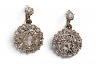 A pair of diamond cluster earrings – kavel bij Veilinggebouw De Zwaan, Amsterdam