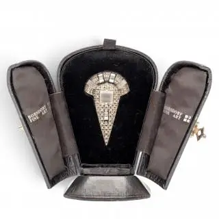 An Art Deco brooch by Theodor Fahrner – kavel bij Veilinggebouw De Zwaan, Amsterdam