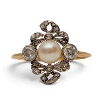 A pearl and diamond ring – kavel bij Veilinggebouw De Zwaan, Amsterdam