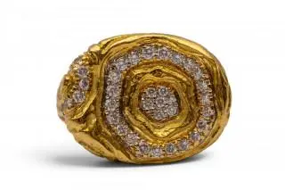 A naturalistic designed ring – kavel bij Veilinggebouw De Zwaan, Amsterdam
