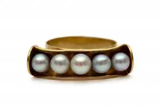 A pearl ring – kavel bij Veilinggebouw De Zwaan, Amsterdam