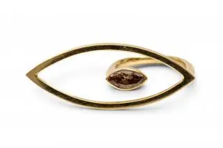 An modern designed ring – kavel bij Veilinggebouw De Zwaan, Amsterdam