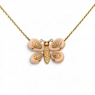 A diamond and coral butterfly necklace – kavel bij Veilinggebouw De Zwaan, Amsterdam